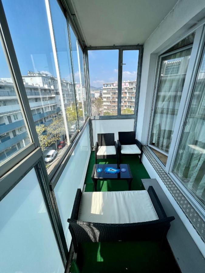 Danube Penthouse 3 Bed 90 M2 With Balcony