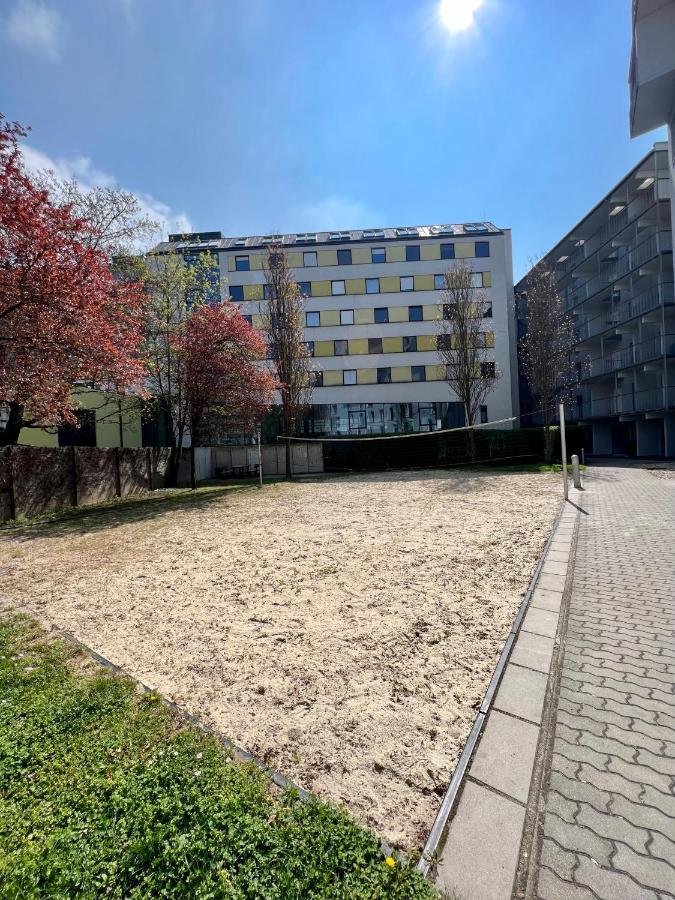 Danube Penthouse 3 Bed 90 M2 With Balcony Vienna