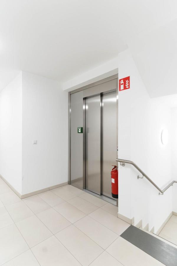Luxurious With Big Balcony Near Center Apartment