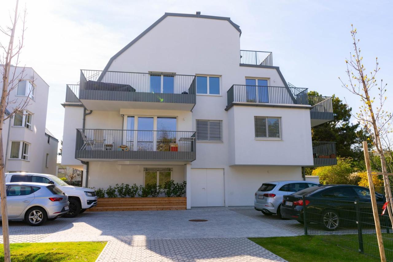 Luxurious With Big Balcony Near Center