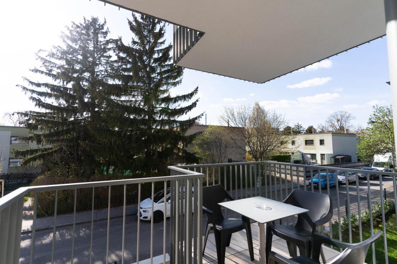 Apartment Luxurious With Big Balcony Near Center *