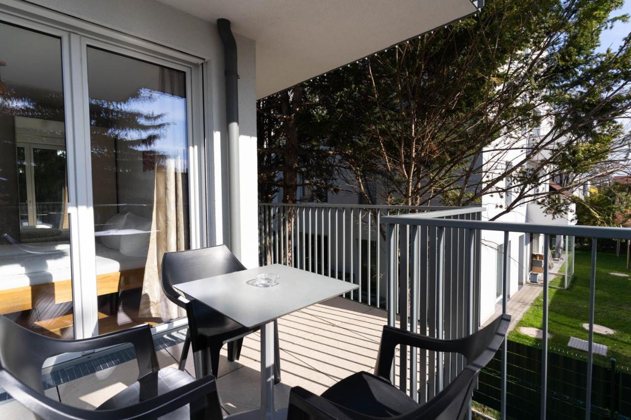 Apartment Luxurious With Big Balcony Near Center *