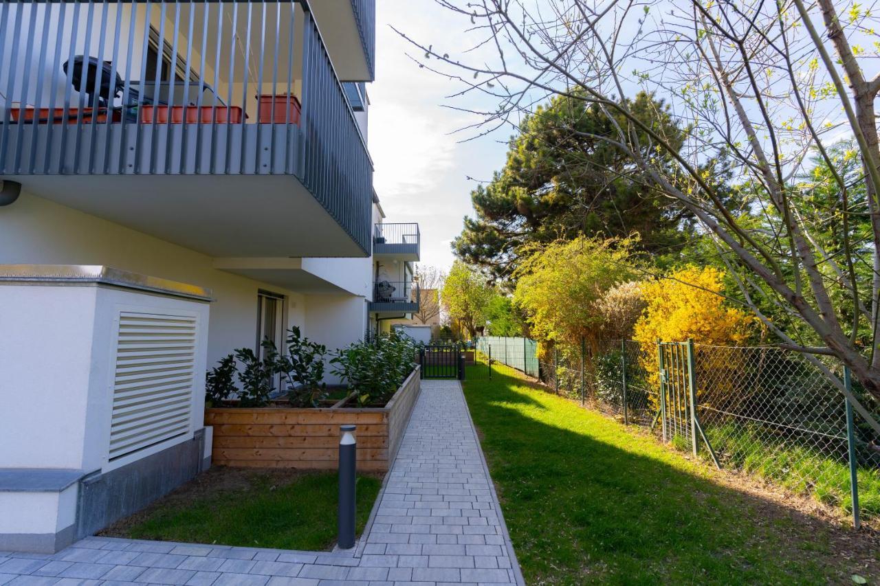 Luxurious With Big Balcony Near Center Wien