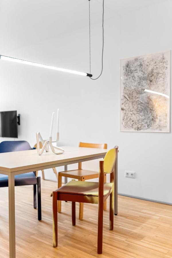 Ding Design In Brigittenau * Viena