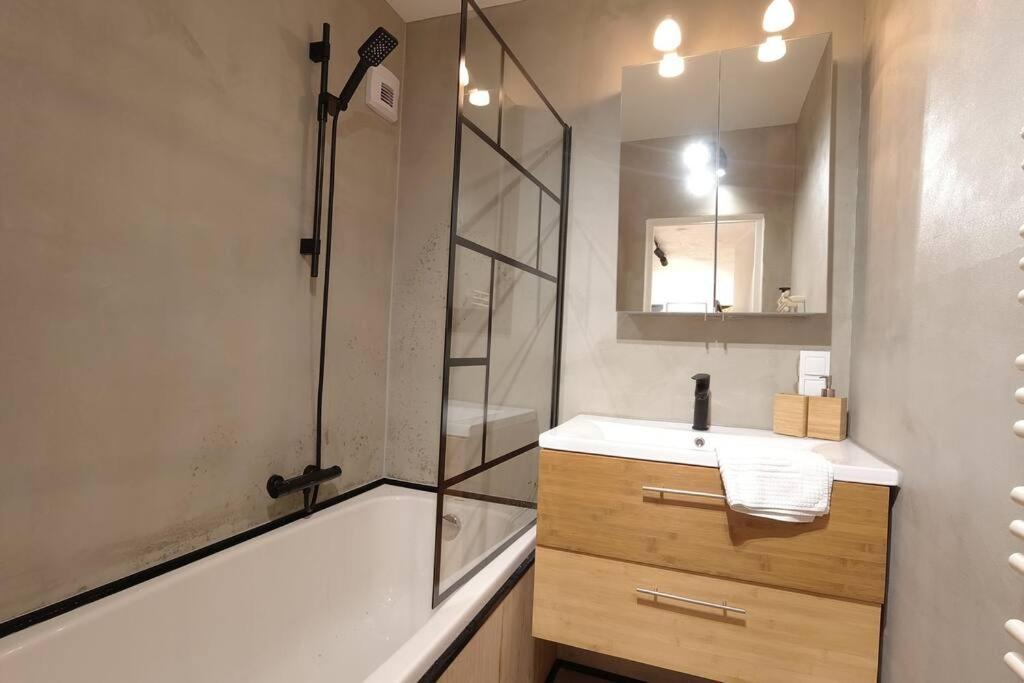 Bu Designer-apartment Next To Metro U1 Apartment *