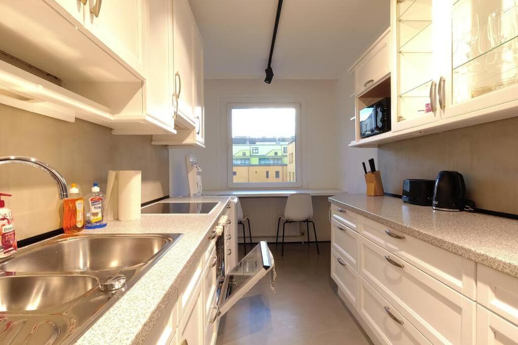 Apartment Bu Designer-apartment Next To Metro U1 *
