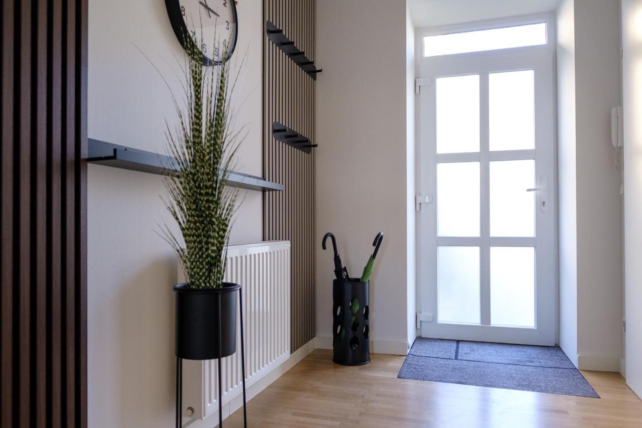 Experience Apartment *
