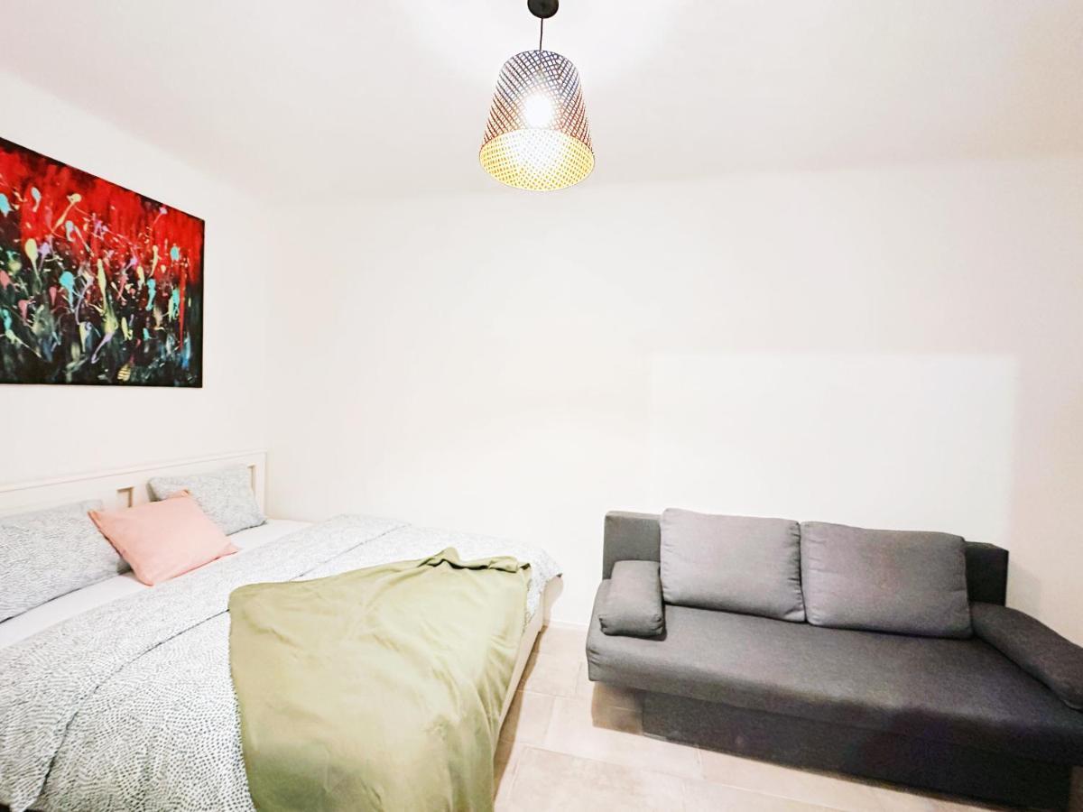 Charming 3 Bedrooms Near Station *