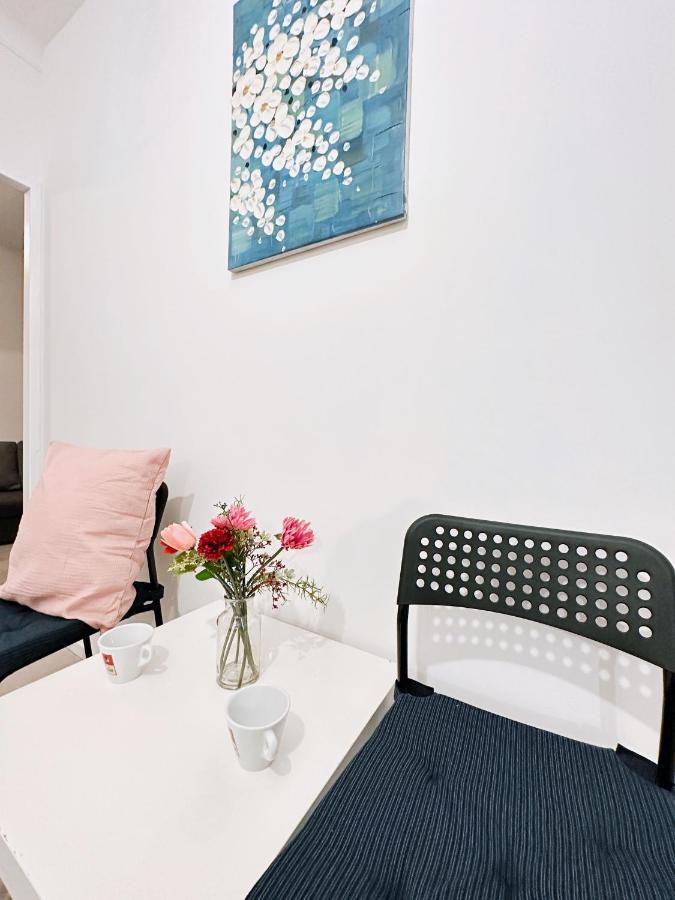 Charming 3 Bedrooms Near Station Apartment Wien