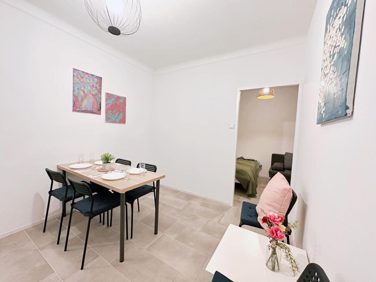 Charming 3 Bedrooms Near Station Apartment Wien