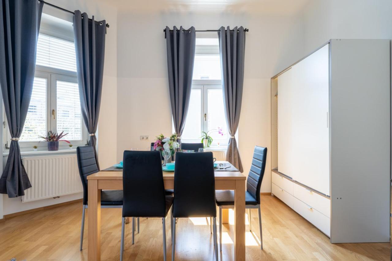 Yeshello Station Apartment *