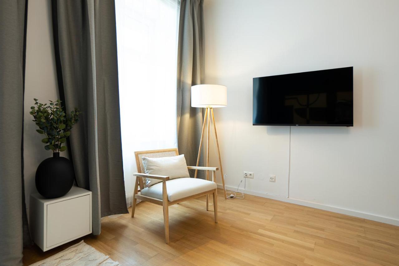 Apartment Aesthetic Newly Renovated Located Near Belvedere Castle, 15 Minutes From Stephansplatz Vienna