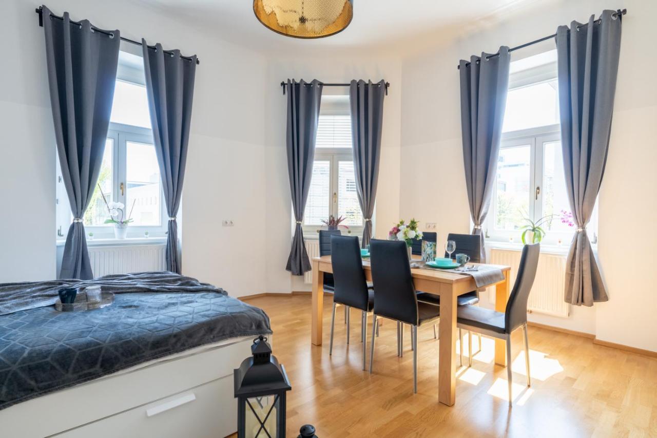 Yeshello Station Apartment