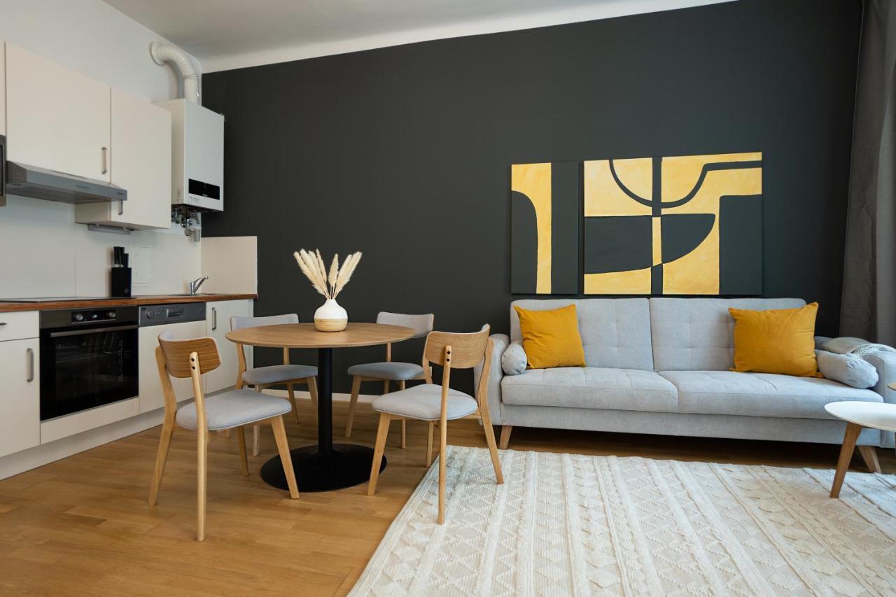 Aesthetic Newly Renovated Located Near Belvedere Castle, 15 Minutes From Stephansplatz Apartment Vienna