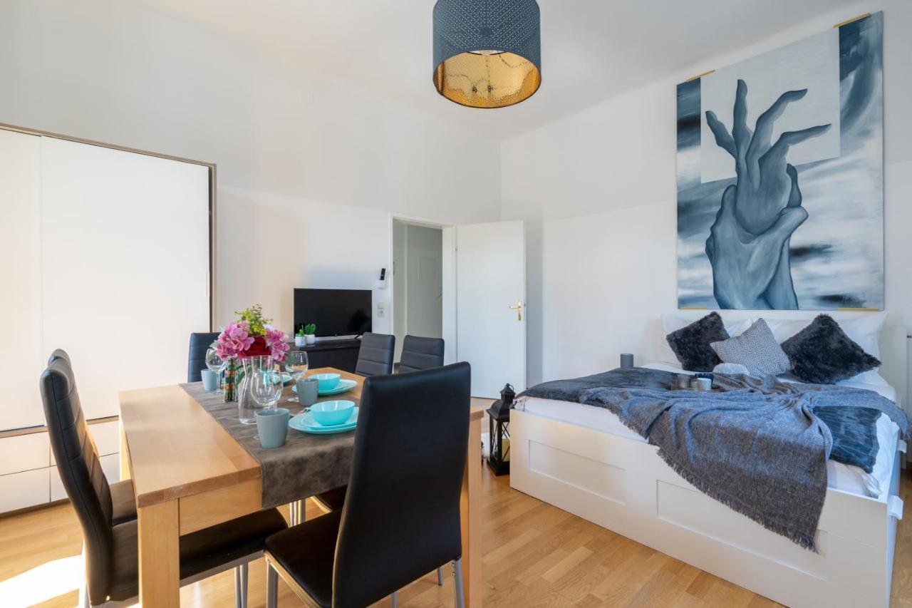 Yeshello Station Apartment
