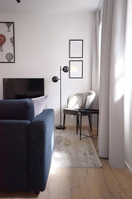 Uber Chic Flat In Charming Factory Building Apartment