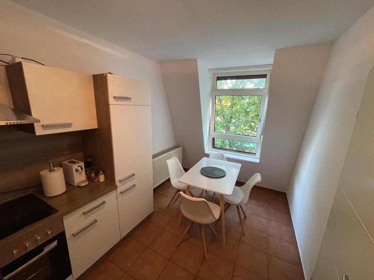 Villeta Aspern Near U1/ U2 Donauspital * Wien