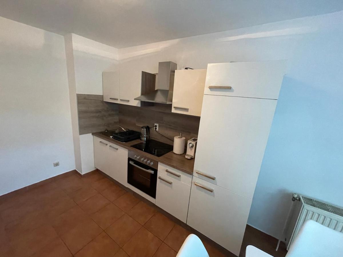 Villeta Aspern Near U1/ U2 Donauspital * Wien