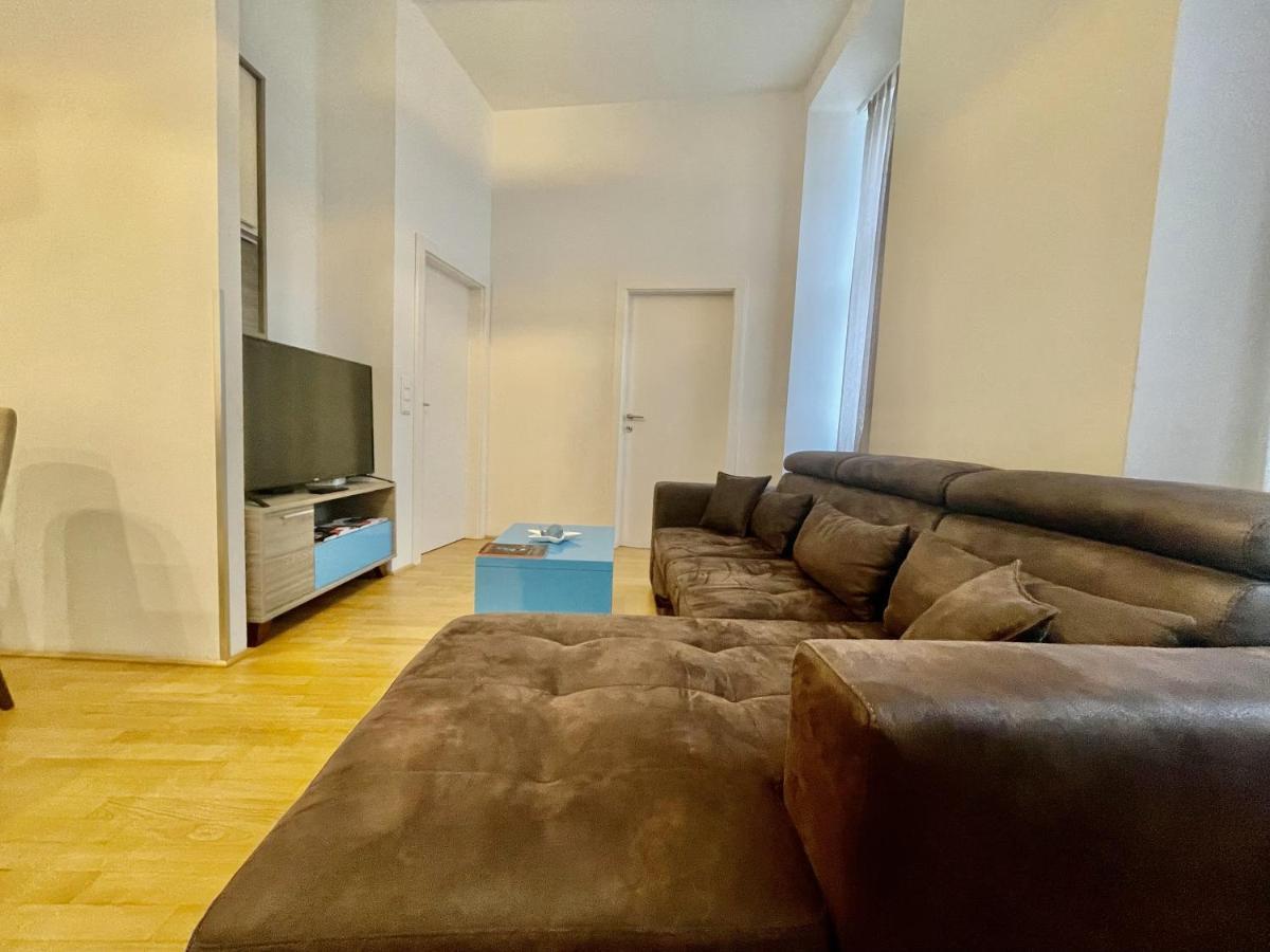 7 Apartment *