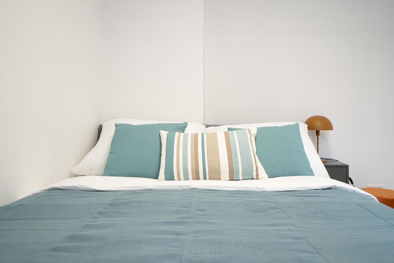 Apartment Bright Stylish With A Balcony In A Location *