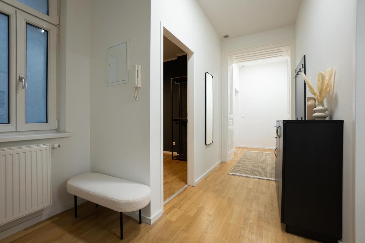 Aesthetic Newly Renovated Located Near Belvedere Castle, 15 Minutes From Stephansplatz Vienna