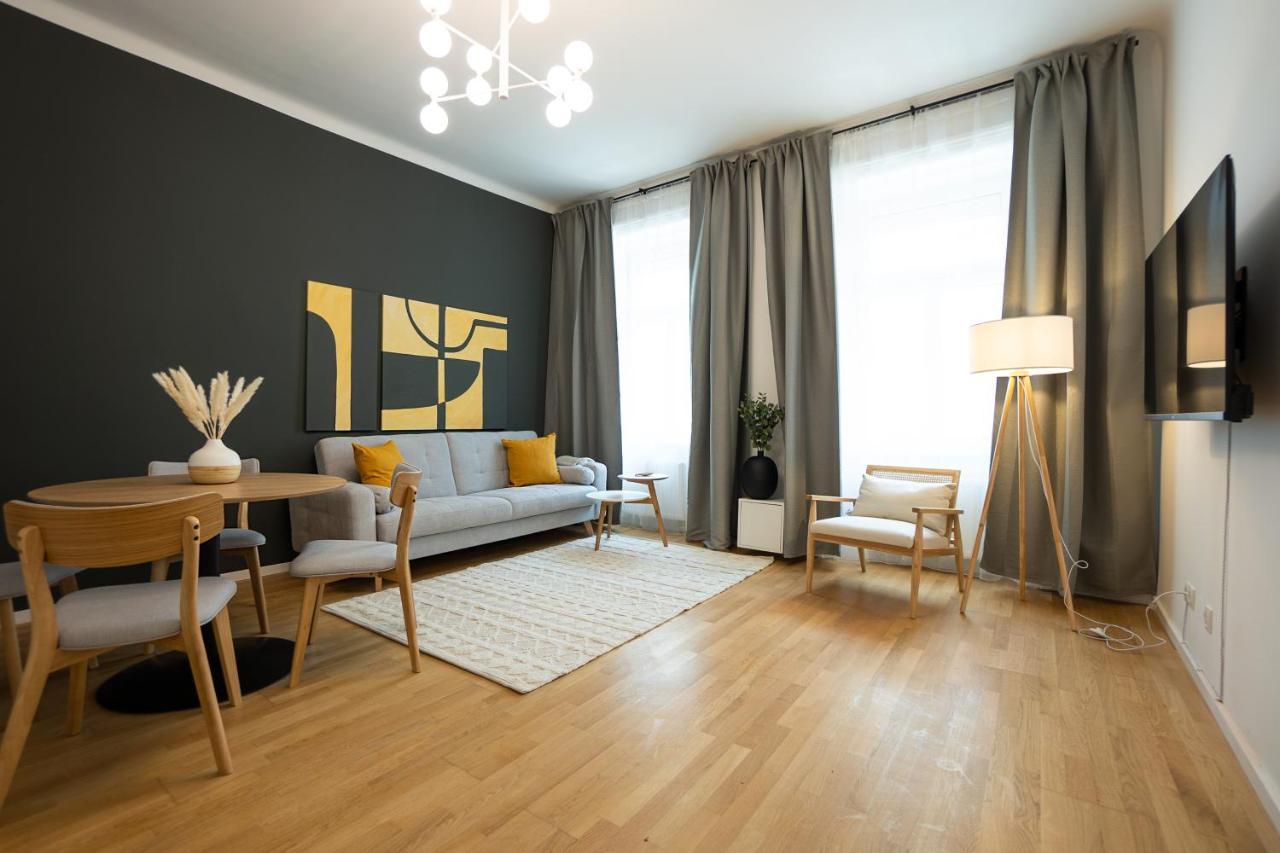 Apartment Aesthetic Newly Renovated Located Near Belvedere Castle, 15 Minutes From Stephansplatz