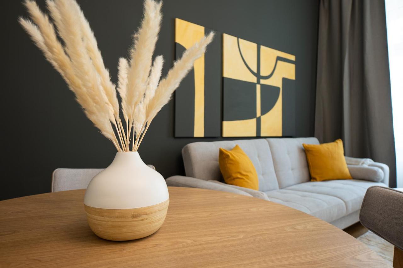 Aesthetic Newly Renovated Located Near Belvedere Castle, 15 Minutes From Stephansplatz Apartment