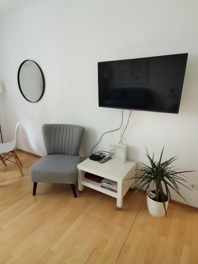 Alpha 7min To The Centar Apartment *