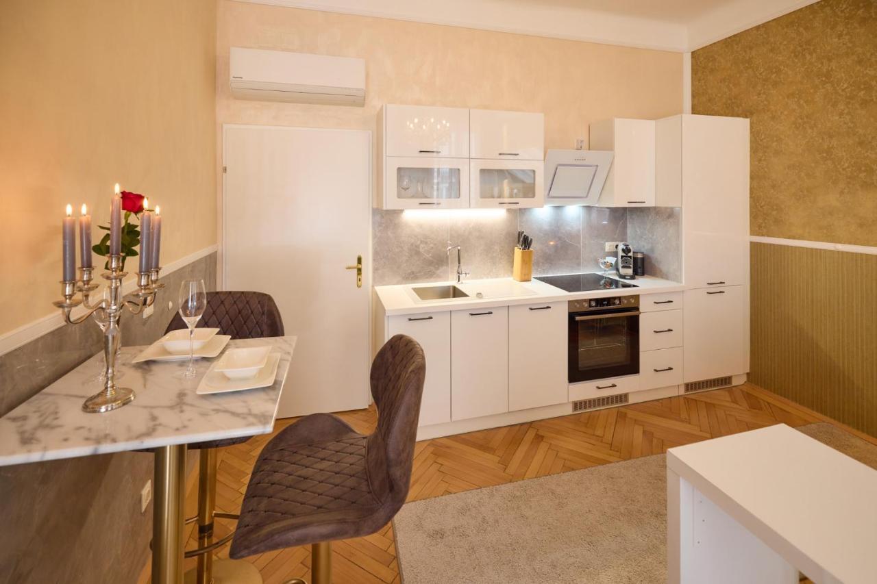 Sophies Place Augarten - Imperial Lifestyle Parking Apartment Vienna