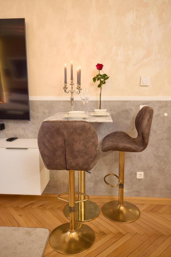Sophies Place Augarten - Imperial Lifestyle Parking Apartment Vienna