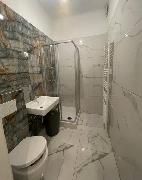 Friendly Family For 3p Apartment Vienna