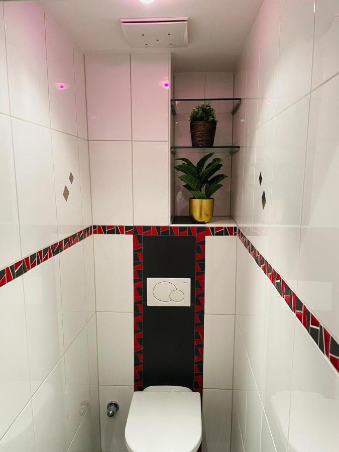 Apartment Super Deluxe - Near U6, U3 In Center *
