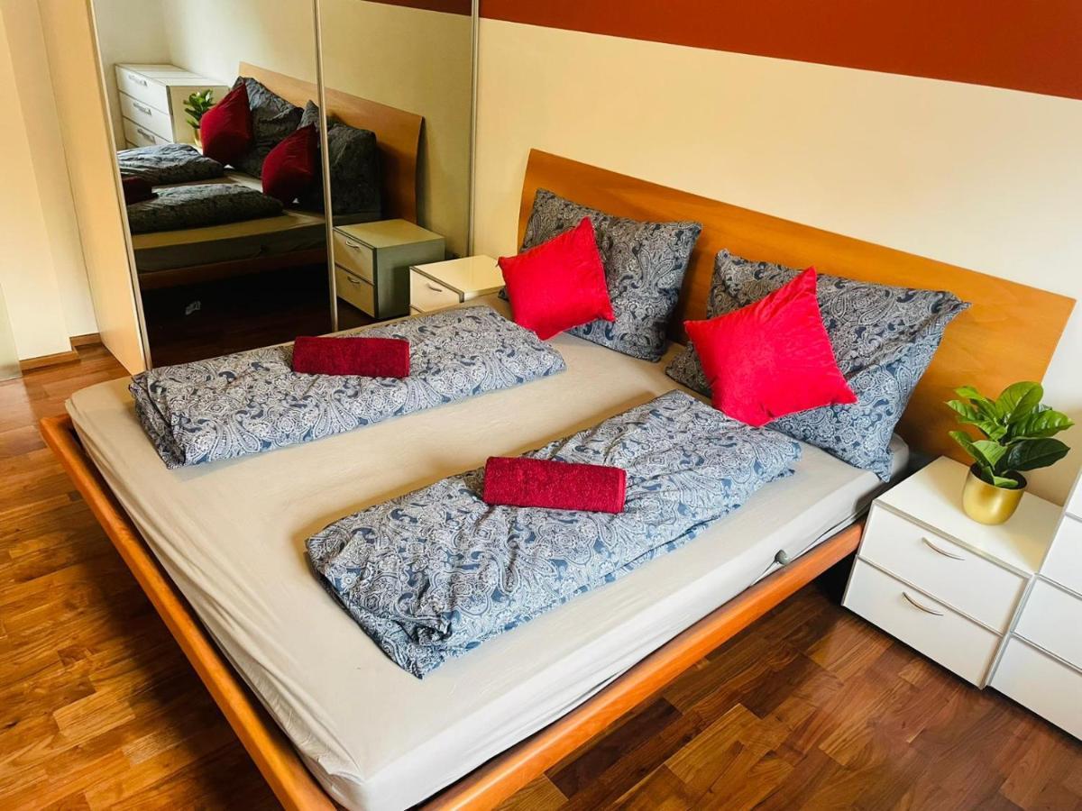 Apartment Super Deluxe - Near U6, U3 In Center *