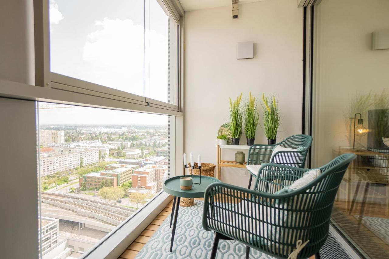 Appartamento Posh On 22nd Floor + Loggia, Pool, Gym, Sauna *