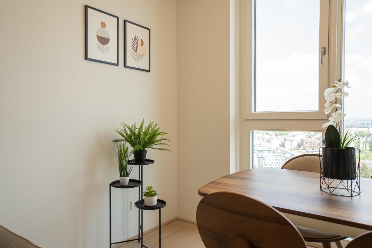 Posh On 22nd Floor + Loggia, Pool, Gym, Sauna Vienna