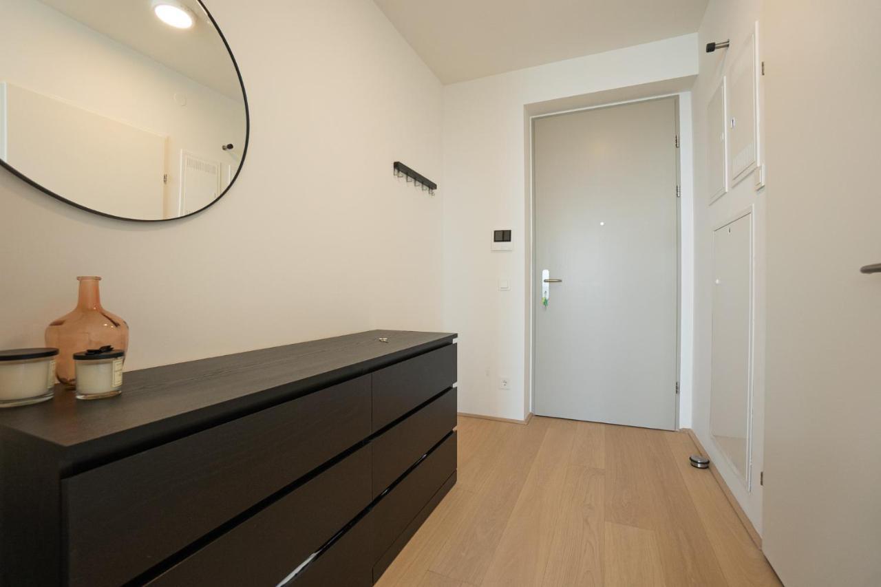 Appartamento Posh On 22nd Floor + Loggia, Pool, Gym, Sauna Vienna