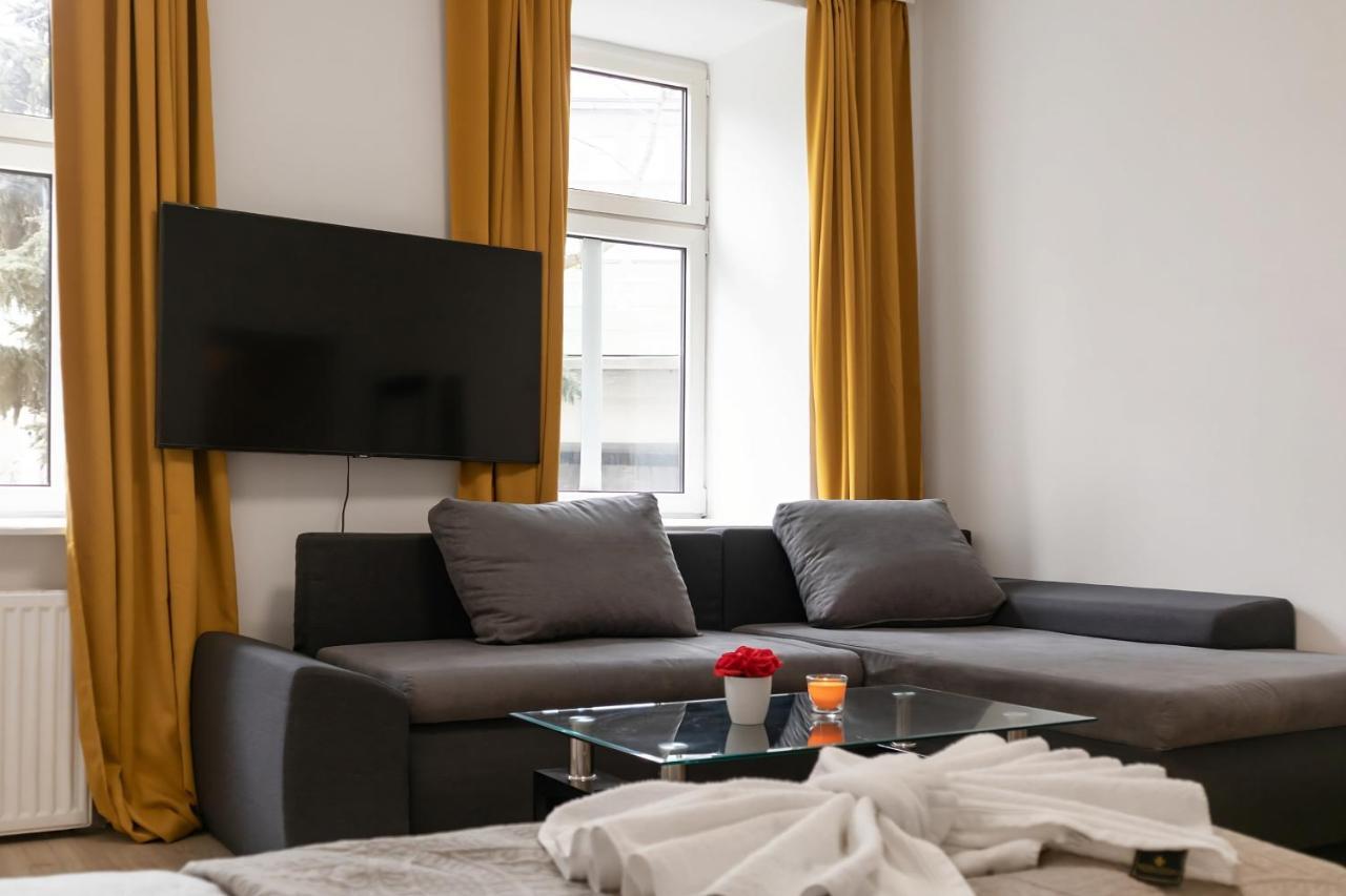 Spacious & Pleasent 2br Apt. Near Milenium Tower Apartment Vienna