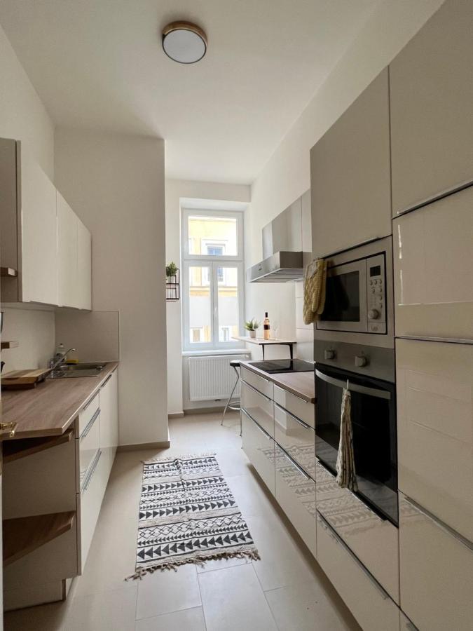 New Exclusive 100m2, Location! Apartment Vienna