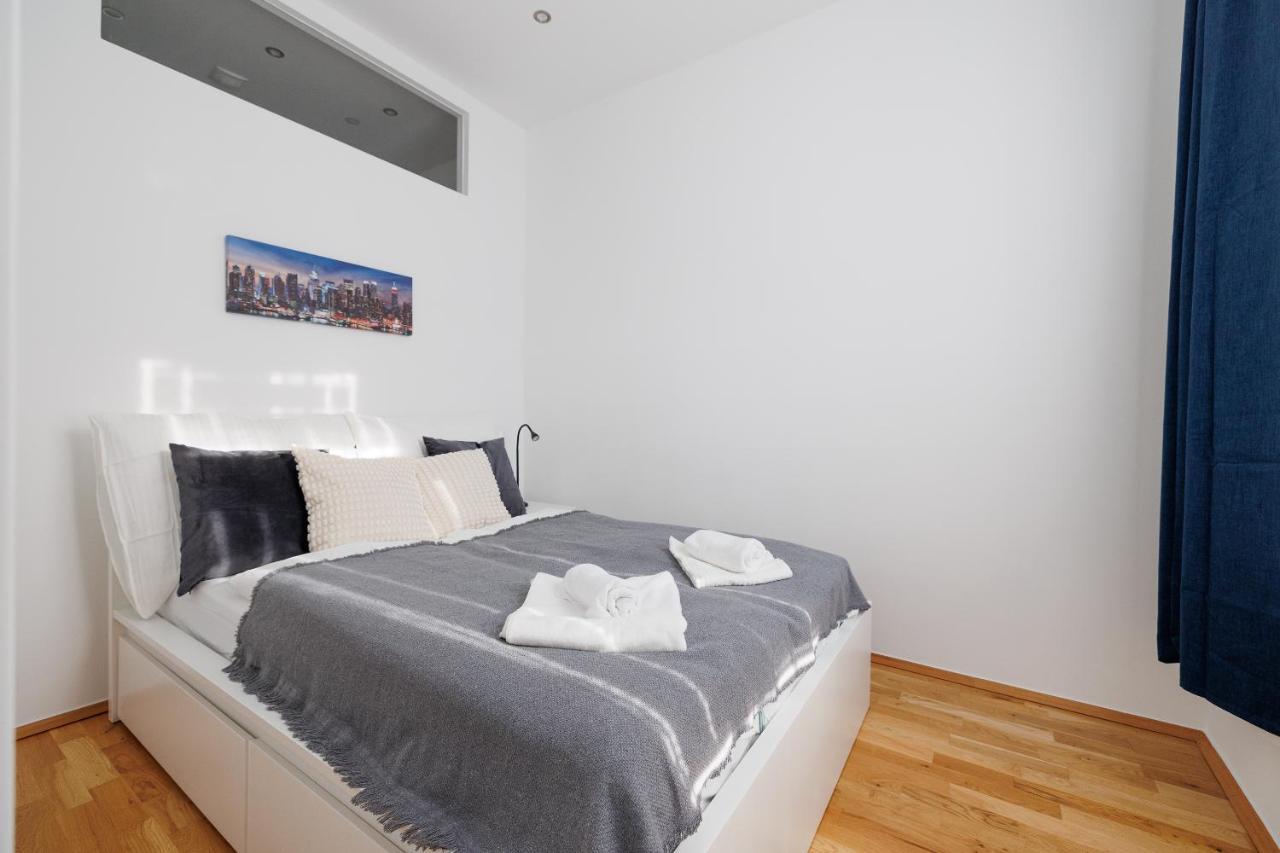 Central City - 2 Bedroom With Netflix