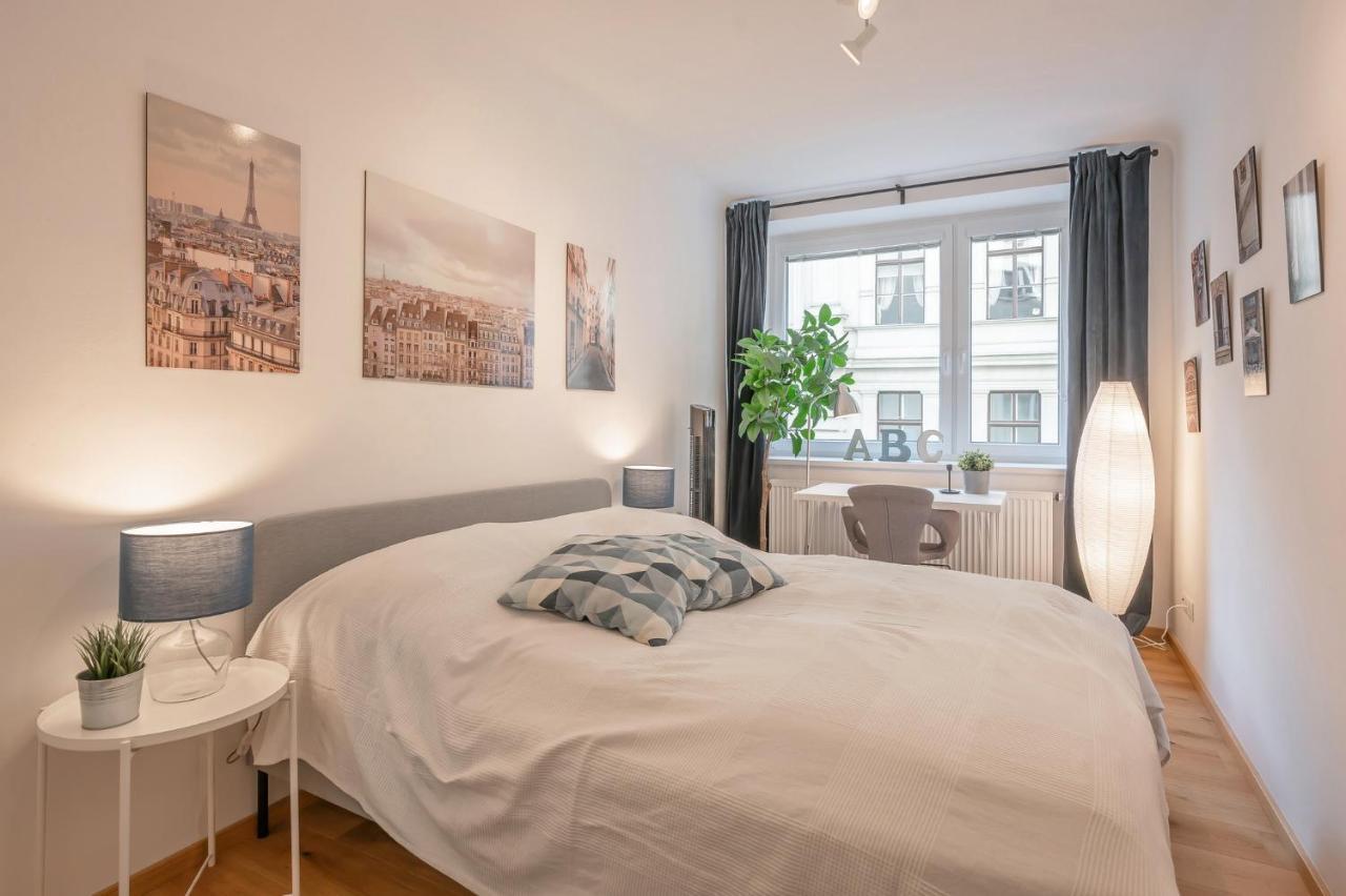 Apartment Modern Center