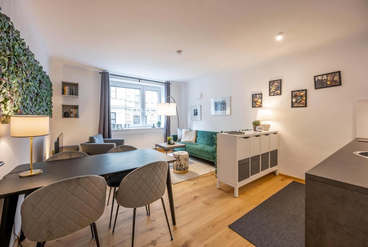 Apartment Modern Center