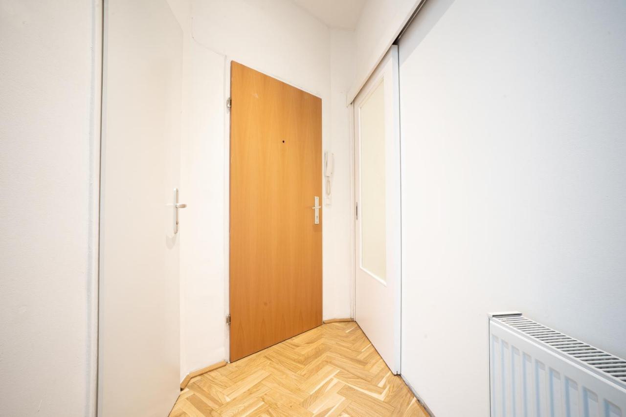 Comfortable, Balcony - Quick Access To Vienna's Old Centre *