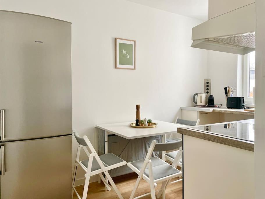 Rooftop With Free Parking & Balcony & Ac Apartment *