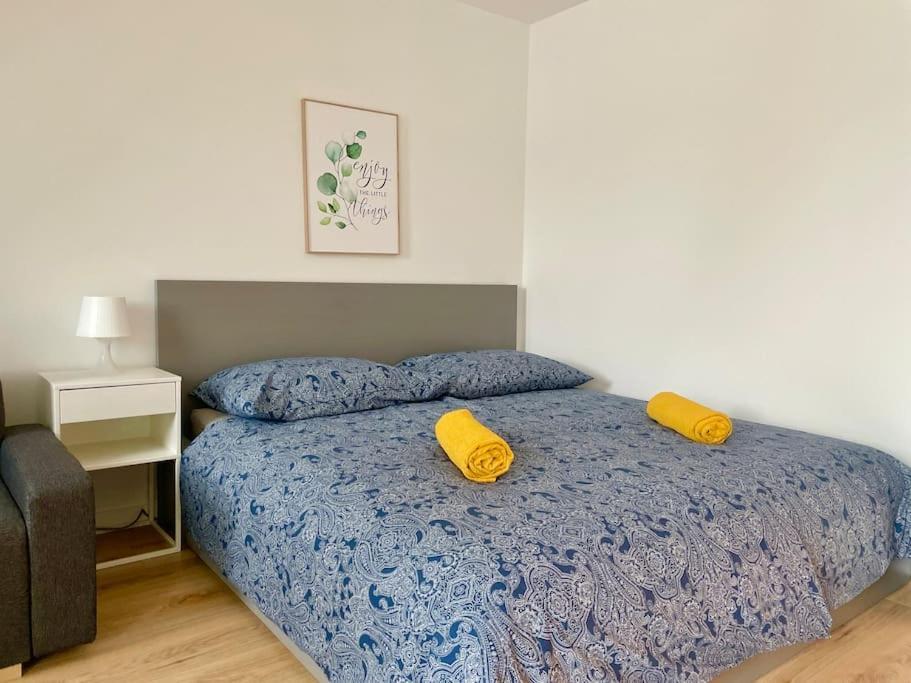 Rooftop With Free Parking & Balcony & Ac Apartment