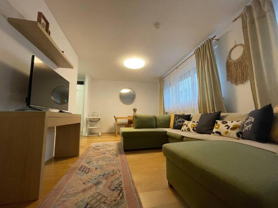 Modern Flat Apartment *