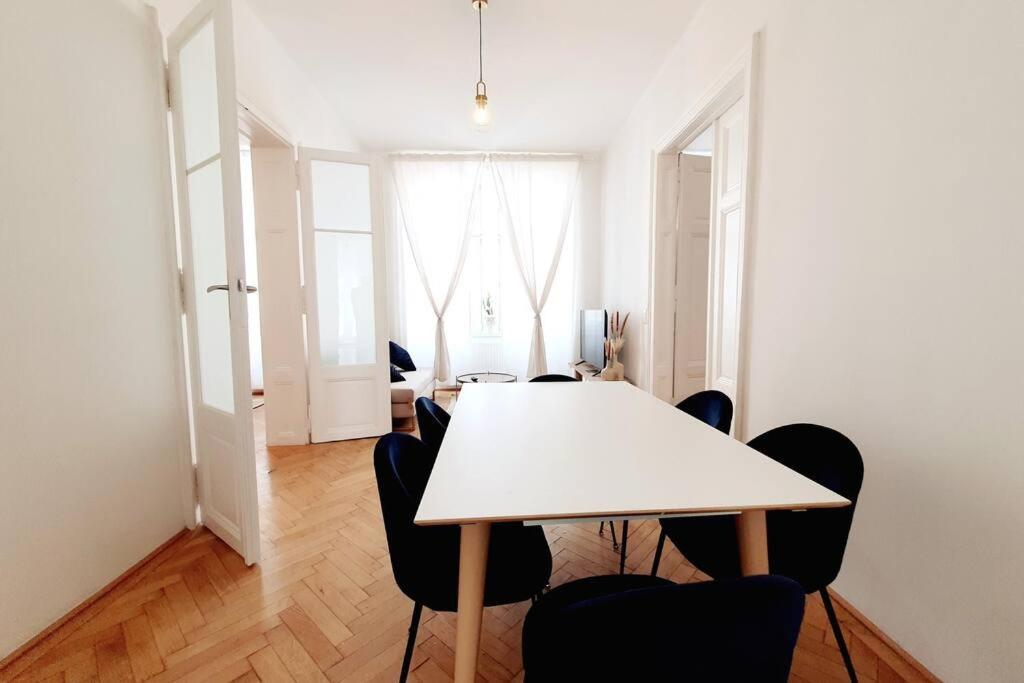 Apartment Savoir Vivre Rosinagasse Vienna