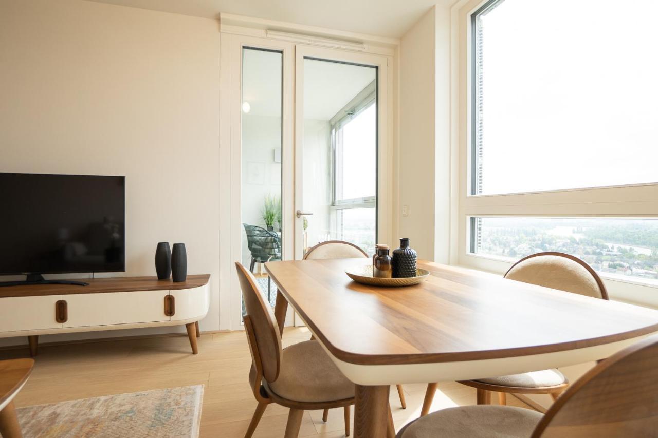 Posh On 22nd Floor + Loggia, Pool, Gym, Sauna * Vienna