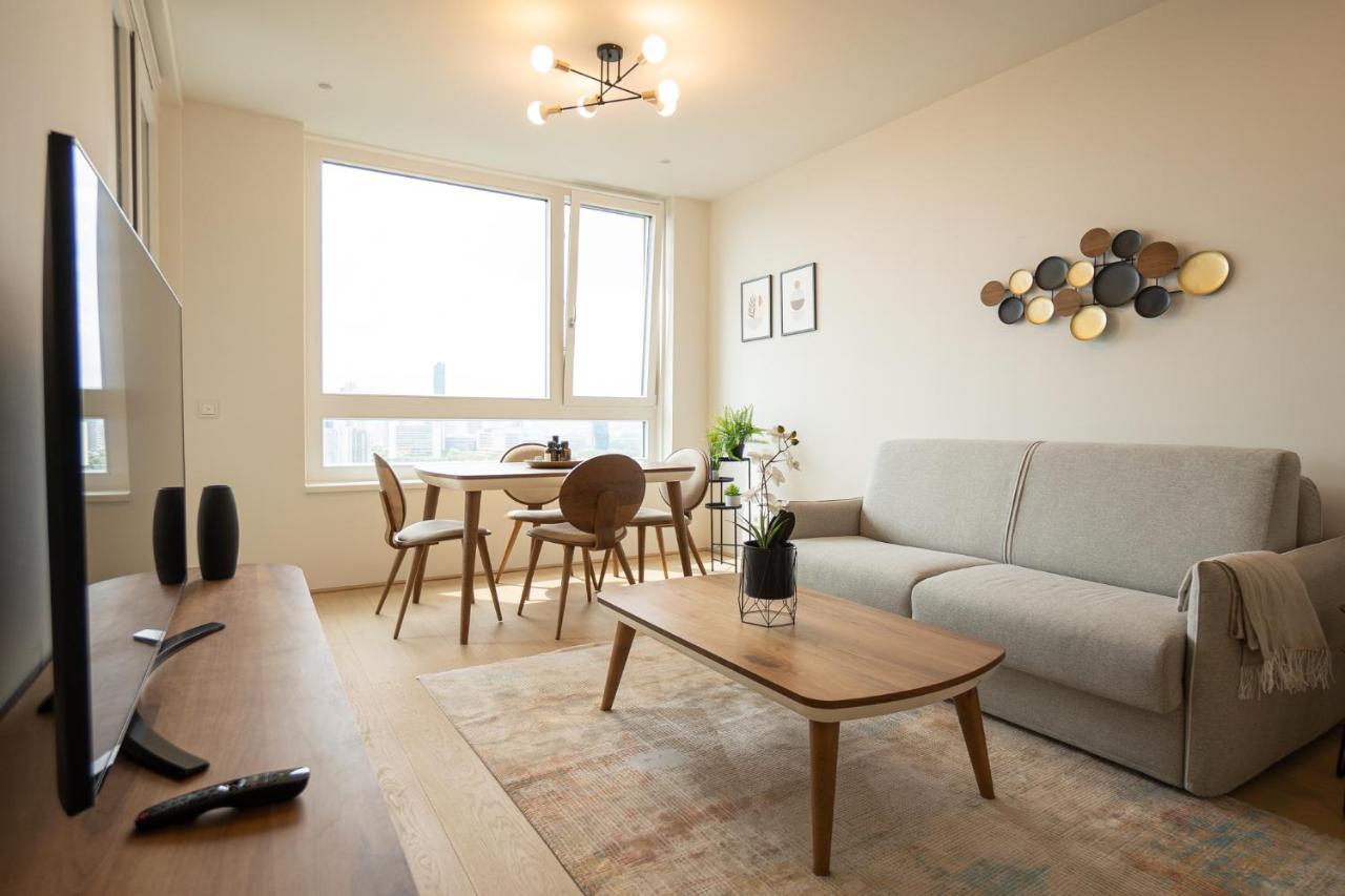 Apartamento Posh On 22nd Floor + Loggia, Pool, Gym, Sauna *