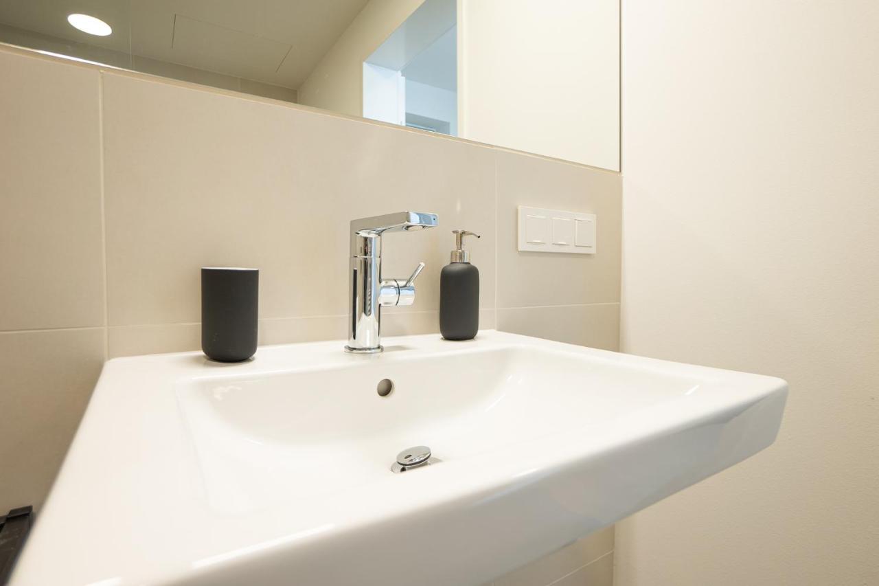 Posh On 22nd Floor + Loggia, Pool, Gym, Sauna *