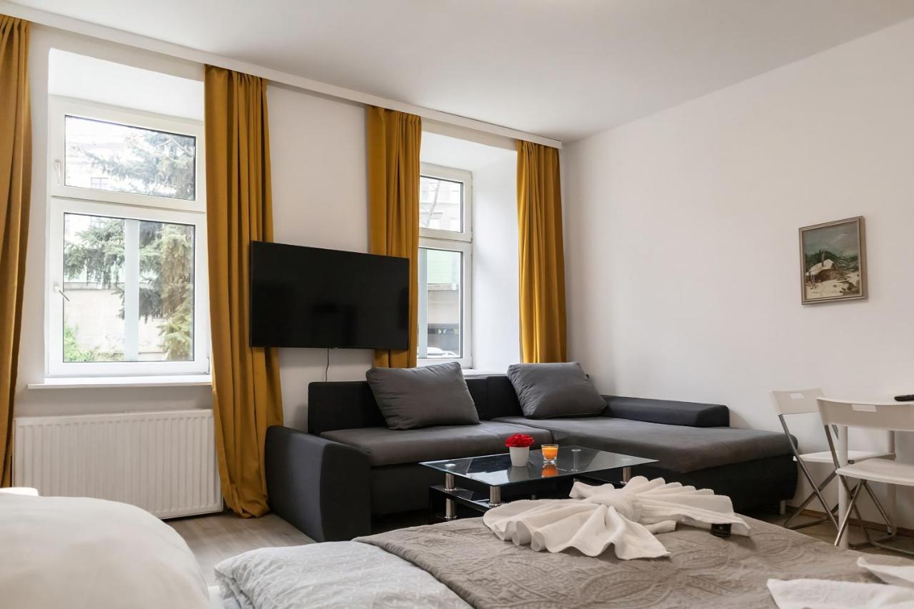 Spacious & Pleasent 2br Apt. Near Milenium Tower Apartment Vienna